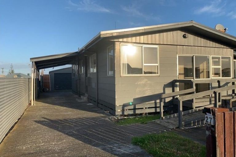 Photo of property in 27 Cross Street, Castlecliff, Whanganui, 4501