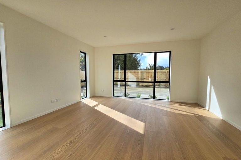 Photo of property in 41c Candia Road, Swanson, Auckland, 0614