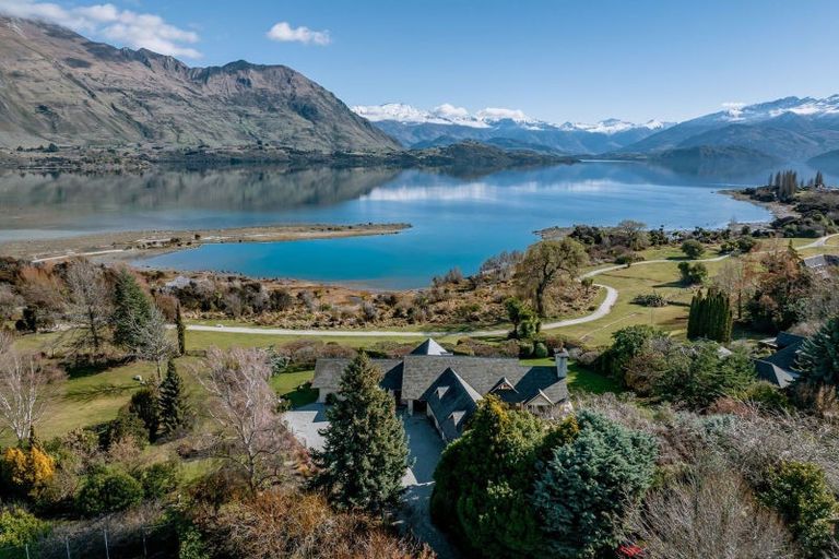 Photo of property in 186 Beacon Point Road, Wanaka, 9305