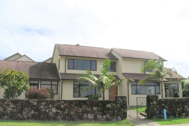 Photo of property in 1/2 Carrowmore, Pinehill, Auckland, 0632