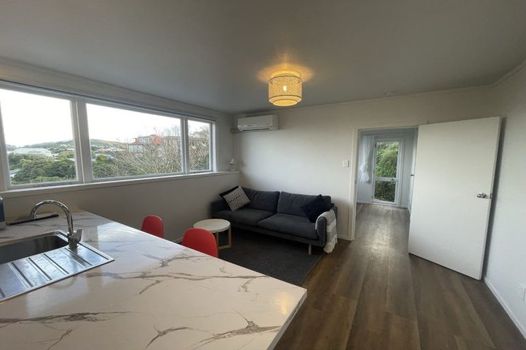 Photo of property in 12 Mataroa Avenue, Northland, Wellington, 6012