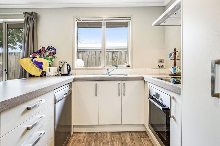 Photo of property in 114u1 Old Farm Road, Hamilton East, Hamilton, 3216