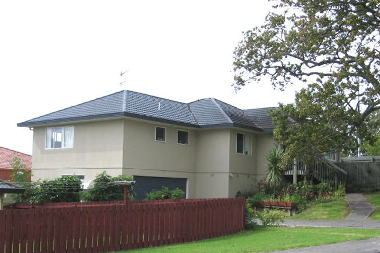 Photo of property in 3 Carling Avenue, Massey, Auckland, 0614