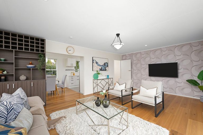 Photo of property in 41 Spence Road, Henderson, Auckland, 0612