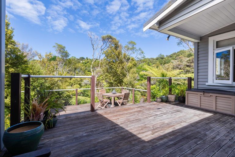 Photo of property in 360 Huia Road, Titirangi, Auckland, 0604
