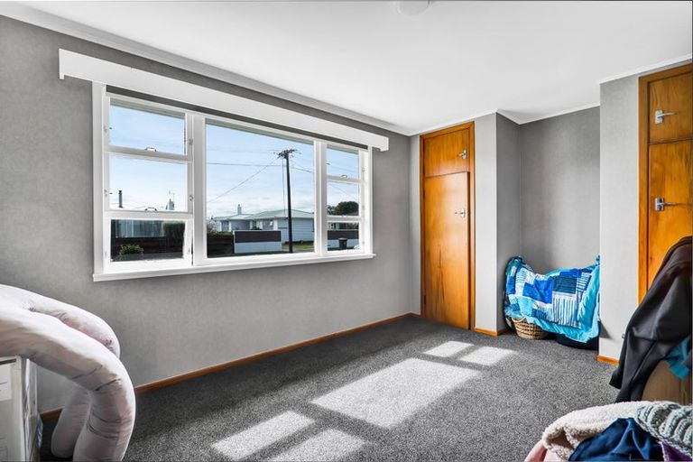 Photo of property in 1 Pacey Avenue, Hawera, 4610