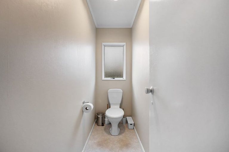 Photo of property in 105 Hillcrest Drive, Kelvin Grove, Palmerston North, 4414