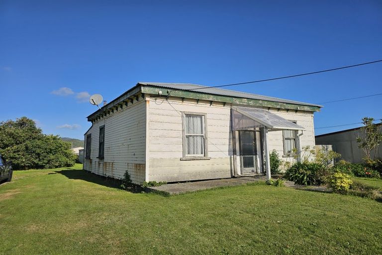 Photo of property in 23 Doyle Street, Blaketown, Greymouth, 7805