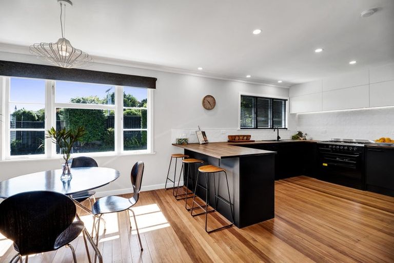 Photo of property in 226 Tukapa Street, Westown, New Plymouth, 4310