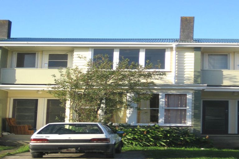 Photo of property in 16a Matahourua Crescent, Cannons Creek, Porirua, 5024