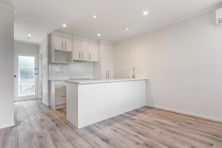 Photo of property in 2/38 Nile Road, Milford, Auckland, 0620
