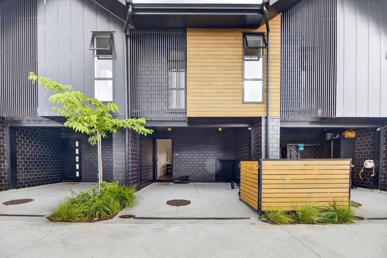Photo of property in 54 Papatupu Way, Kumeu, 0810
