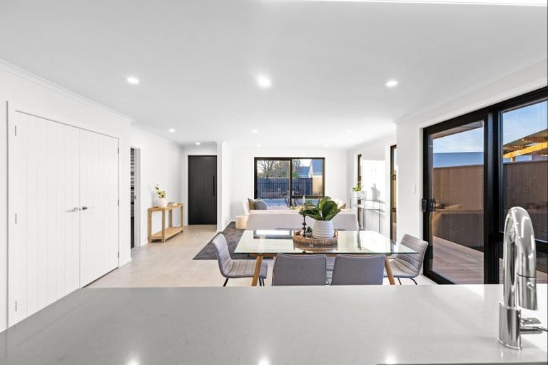 Photo of property in 71 Brightwater Terrace, Terrace End, Palmerston North, 4410