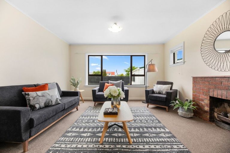 Photo of property in 40 Grimseys Road, Redwood, Christchurch, 8051