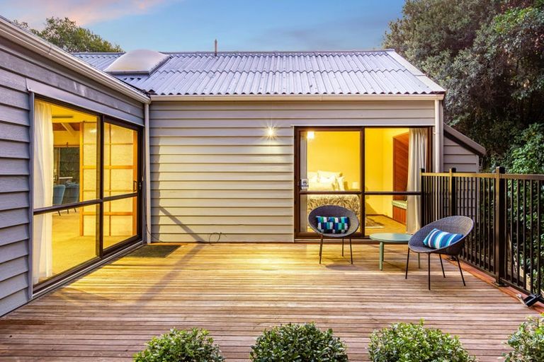 Photo of property in 49 Bayview Road, Paremata, Porirua, 5024