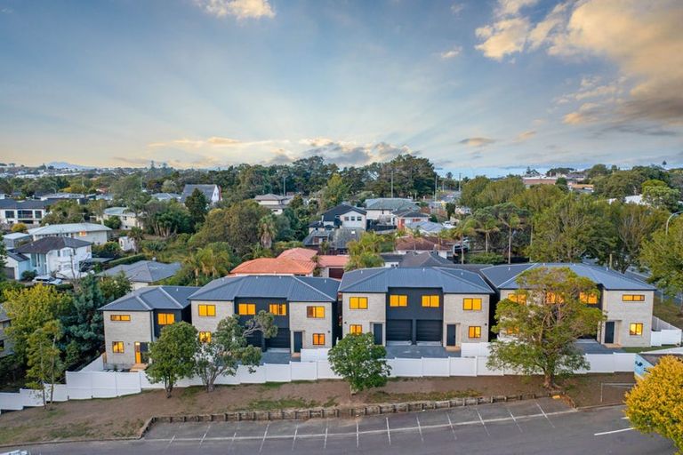 Photo of property in 3/17 Sandspit Road, Cockle Bay, Auckland, 2014