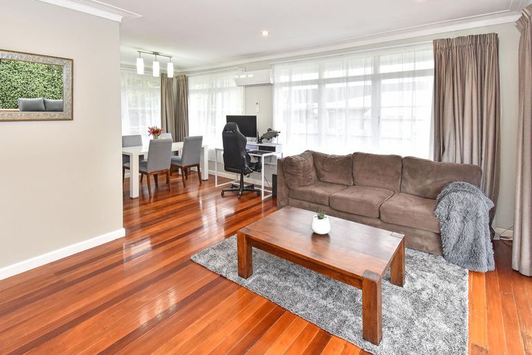 Photo of property in 2/16 View Road, Wairau Valley, Auckland, 0627