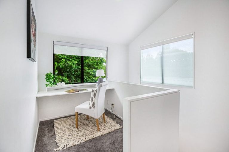 Photo of property in 2/1 Hatherlow Street, Glenfield, Auckland, 0629