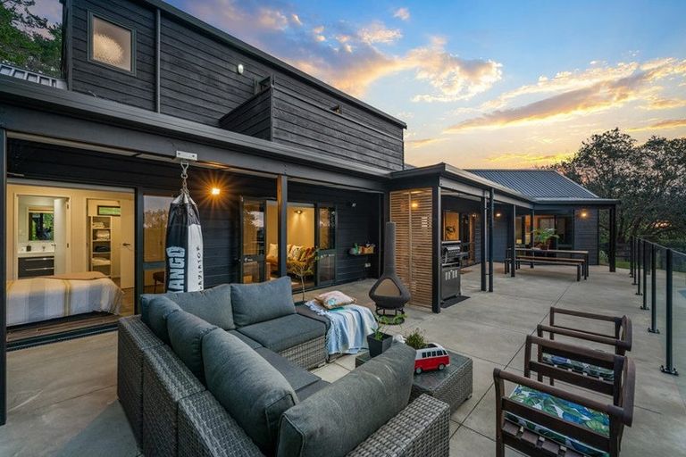 Photo of property in 7 Attwood Road, Paremoremo, Auckland, 0632