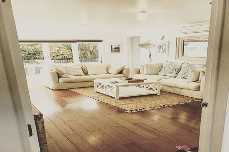 Photo of property in 38a Oruamo Place, Beach Haven, Auckland, 0626