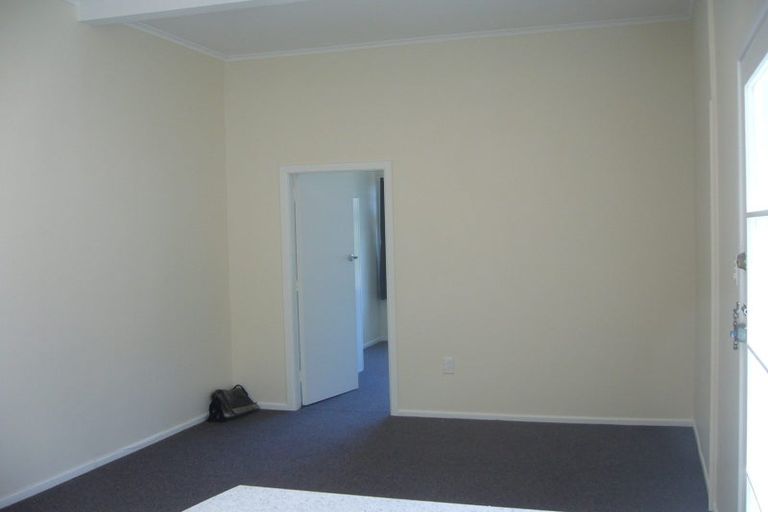 Photo of property in 37 Mckinley Crescent, Brooklyn, Wellington, 6021