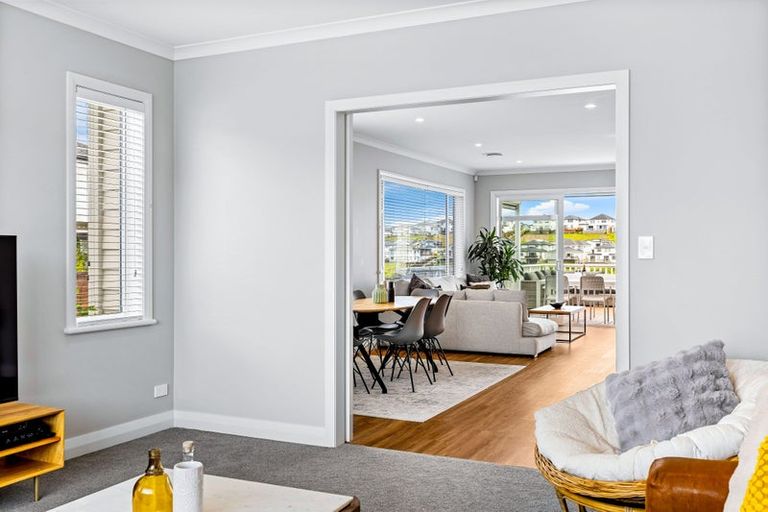 Photo of property in 10 Pekanga Road, Orewa, 0931