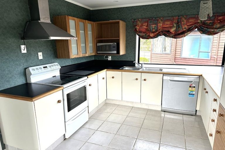 Photo of property in 5a Becker Way, Karori, Wellington, 6012