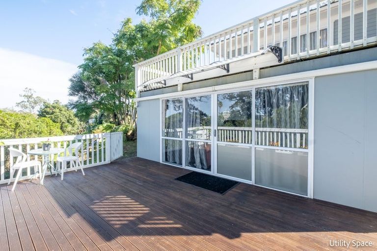 Photo of property in 116 Ennis Avenue, Pakuranga Heights, Auckland, 2010