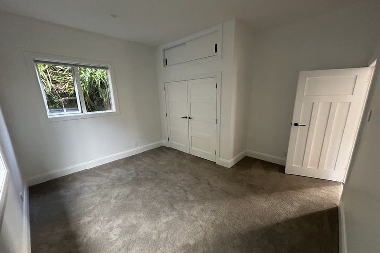 Photo of property in 10a Oriental Terrace, Mount Victoria, Wellington, 6011