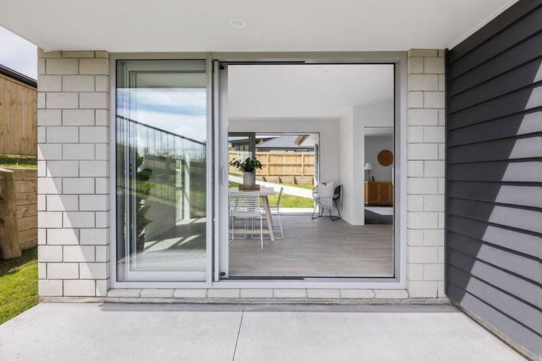Photo of property in 14 Anglers Way, Omokoroa, 3114