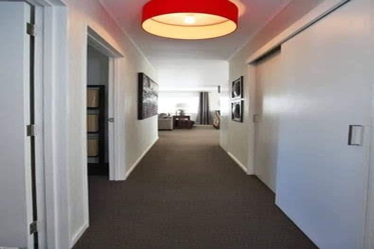 Photo of property in 34b Enderby Drive, Te Atatu Peninsula, Auckland, 0610