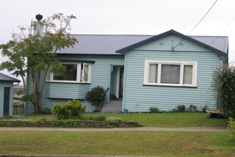 Photo of property in 14 Karaka Street, Helensville, 0800