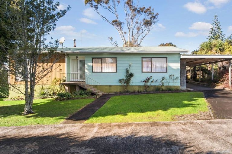 Photo of property in 12 Granville Drive, Massey, Auckland, 0614