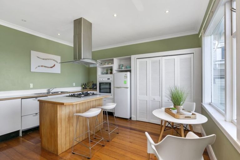 Photo of property in 43 Overtoun Terrace, Hataitai, Wellington, 6021