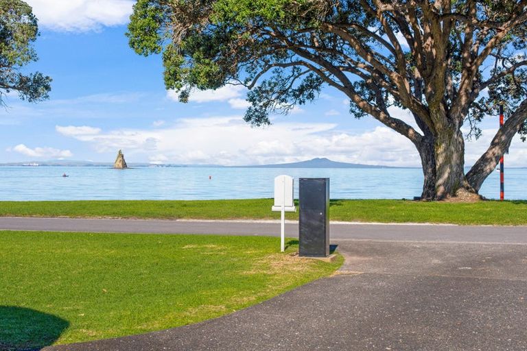 Photo of property in 42a Matakatia Parade, Matakatia, Whangaparaoa, 0930