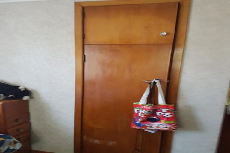 Photo of property in 32 Youngs Road, Papakura, 2110