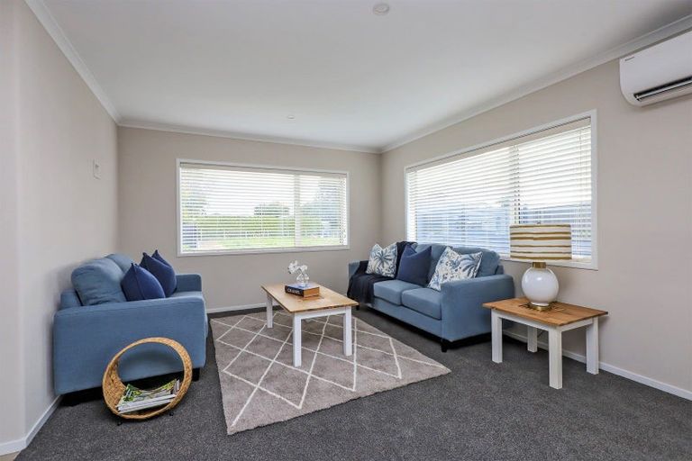 Photo of property in 14 George Yee Place, Taradale, 4112