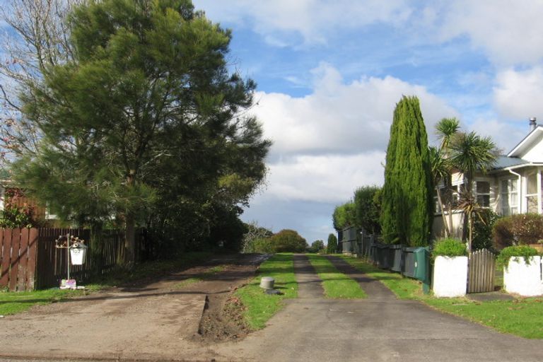 Photo of property in 122a/2 Matipo Road, Te Atatu Peninsula, Auckland, 0610