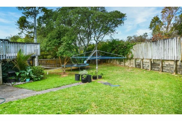 Photo of property in 20 Hartley Terrace, Massey, Auckland, 0614