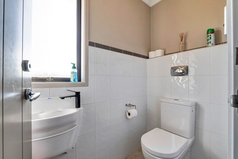 Photo of property in 204 Heta Road, Merrilands, New Plymouth, 4312