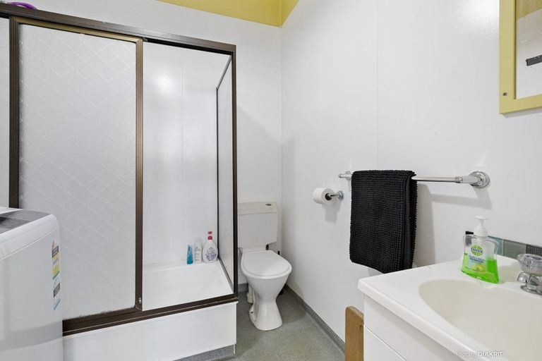 Photo of property in 213 The Parade, Island Bay, Wellington, 6023