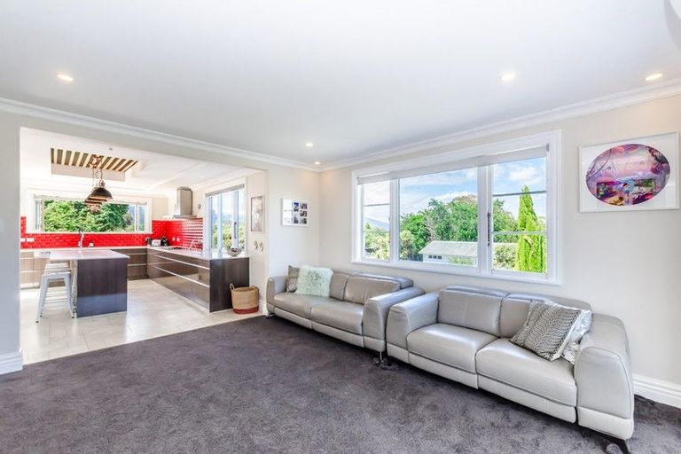 Photo of property in 12 Gray Avenue, Paraparaumu Beach, Paraparaumu, 5032