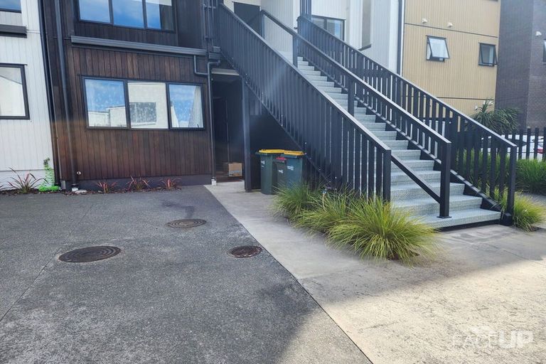 Photo of property in 65 Rangihina Road, Hobsonville, Auckland, 0616