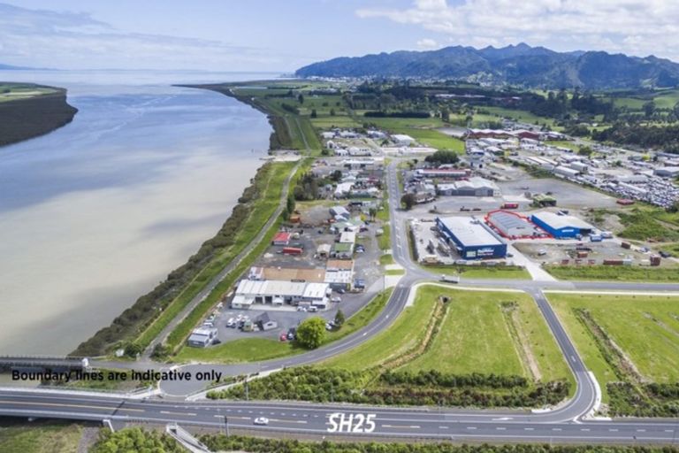 Photo of property in 10 Miller Place, Lyall Bay, Wellington, 6022