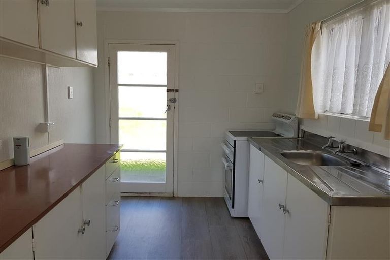 Photo of property in 2/20 Paritutu Road, Spotswood, New Plymouth, 4310