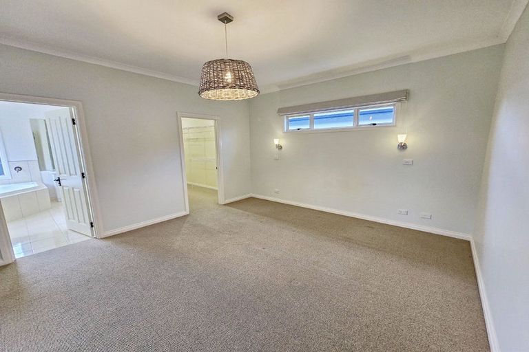 Photo of property in 16 Palliser Place, Poraiti, Napier, 4112