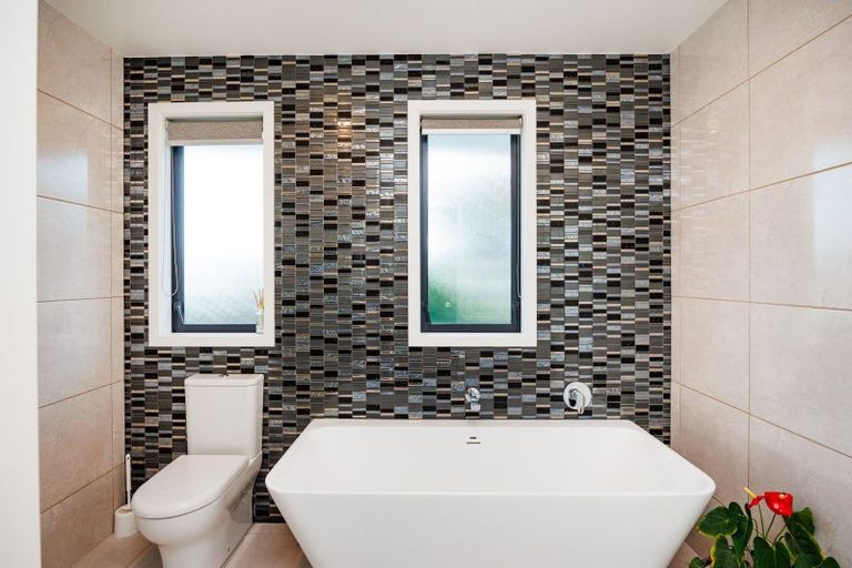 Photo of property in 7 Grand Oaks Drive, Awapuni, Palmerston North, 4412