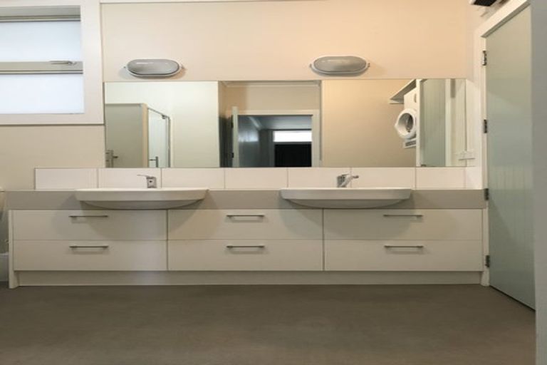 Photo of property in 7 Oriental Terrace, Oriental Bay, Wellington, 6011