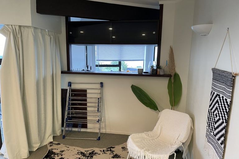 Photo of property in 64 Island Bay Road, Beach Haven, Auckland, 0626