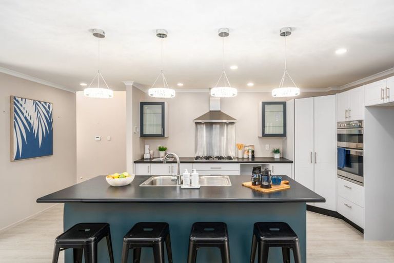 Photo of property in 4 Handly Grove, Churton Park, Wellington, 6037